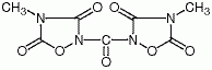 2,2'-碳酰双(3,5-二氧-4-甲基-1,2,4-恶二唑烷
